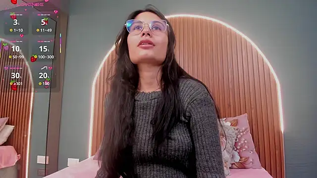 Snapshot of NayeCloud chatting on 11/16/25, 03:34 NayeCloud online show from 11/16/25, 03:34