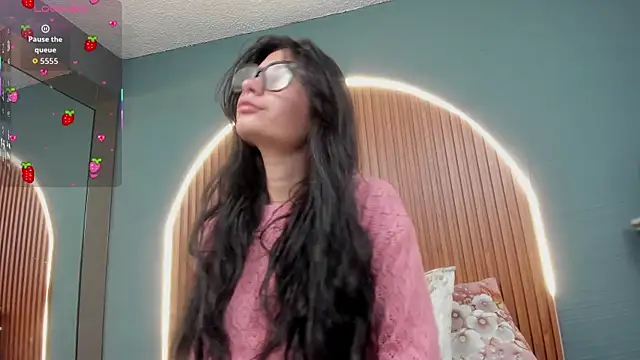 Snapshot of NayeCloud chatting on 11/27/25, 03:41 NayeCloud online show from 11/27/25, 03:41