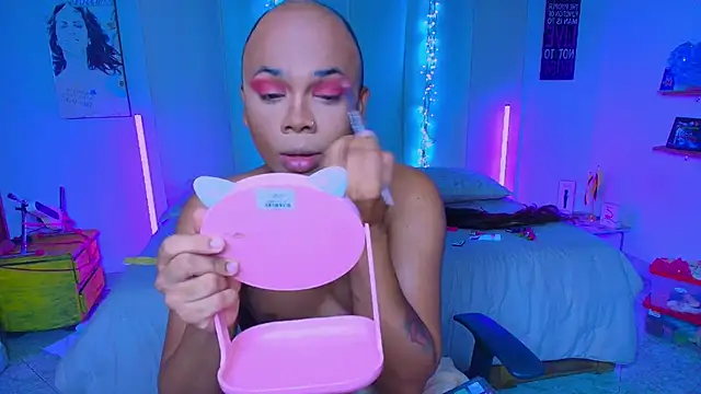 Snapshot of CuteRomi chatting on 09/27/25, 03:44 CuteRomi online show from 09/27/25, 03:44