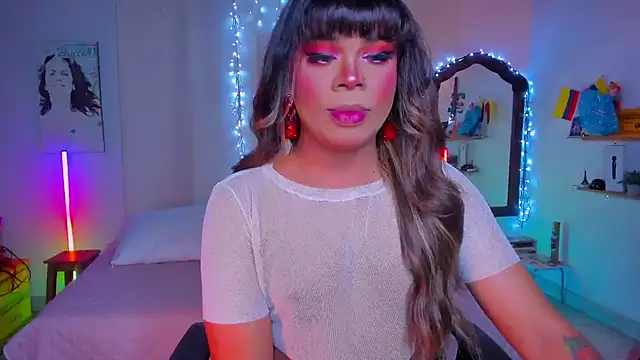 Snapshot of CuteRomi chatting on 10/08/25, 04:32 CuteRomi online show from 10/08/25, 04:32