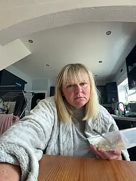 chloefeel online show from 06/15/26, 11:12
