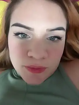 Snapshot of love_and_Lust chatting on 10/29/25, 09:49 love and Lust online show from 10/29/25, 09:49