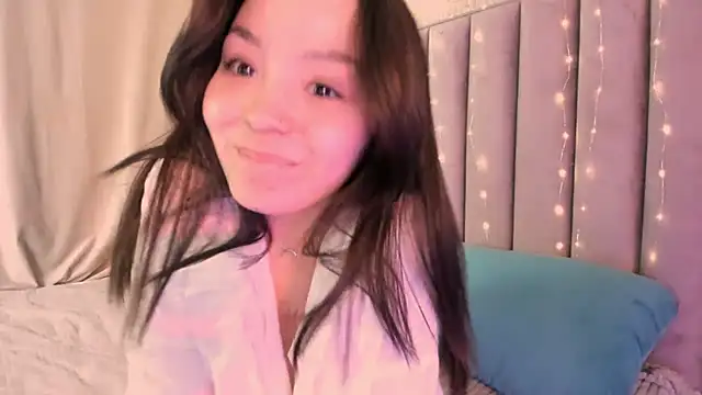 Snapshot of TaiteGloss chatting on 03/09/25, 10:19 TaiteGloss online show from 03/09/25, 10:19