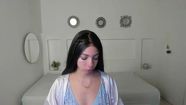 SusanRoss8 online show from 01/04/25, 12:05