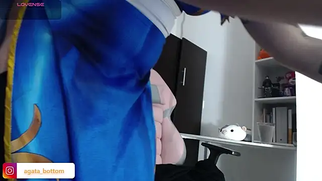 Snapshot of NewAgatha_Bolton chatting on 02/28/25, 04:10 NewAgatha Bolton online show from 02/28/25, 04:10