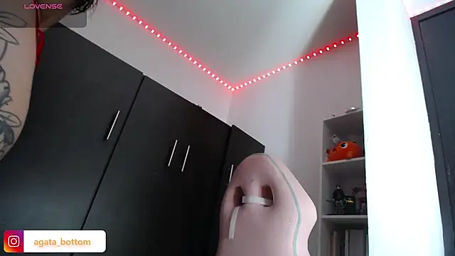 Snapshot of NewAgatha_Bolton chatting on 03/01/25, 02:44 NewAgatha Bolton online show from 03/01/25, 02:44