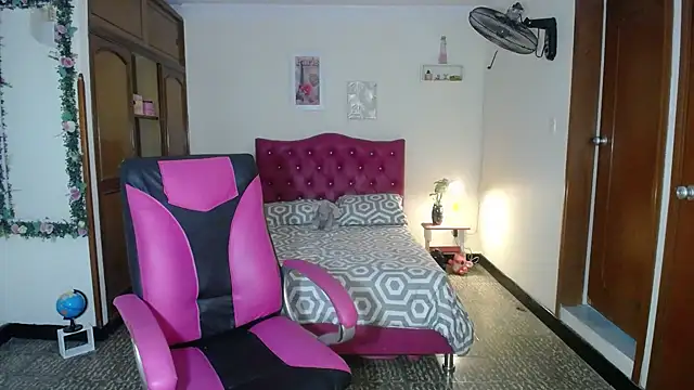 danielle rose 1 online show from 12/14/24, 11:34
