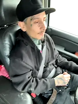 Snapshot of NutP619 chatting on 12/05/25, 04:14 NutP619 online show from 12/05/25, 04:14