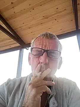 Snapshot of Freddy1962 chatting on 12/04/24, 04:32 Freddy1962 online show from 12/04/24, 04:32