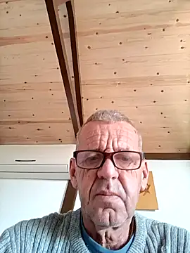 Snapshot of Freddy1962 chatting on 12/15/24, 05:23 Freddy1962 online show from 12/15/24, 05:23