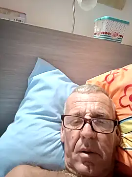 Snapshot of Freddy1962 chatting on 12/16/24, 08:48 Freddy1962 online show from 12/16/24, 08:48