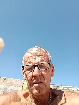 Snapshot of Freddy1962 chatting on 01/05/25, 09:15 Freddy1962 online show from 01/05/25, 09:15