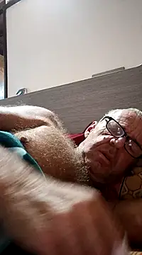 Snapshot of Freddy1962 chatting on 01/10/25, 04:44 Freddy1962 online show from 01/10/25, 04:44