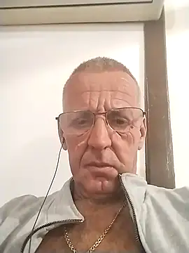 Snapshot of Freddy1962 chatting on 01/17/25, 07:05 Freddy1962 online show from 01/17/25, 07:05