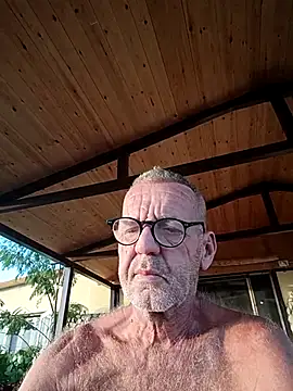 Snapshot of Freddy1962 chatting on 10/10/25, 04:00 Freddy1962 online show from 10/10/25, 04:00