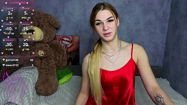 Hellen Moore online show from 11/18/25, 12:05