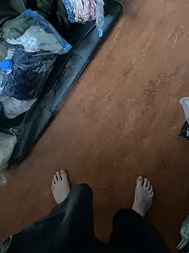 Snapshot of benoithot chatting on 09/25/25, 04:32 benoithot online show from 09/25/25, 04:32