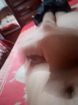 yahirgyui online show from 09/28/25, 02:06