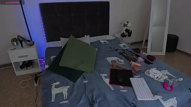 CassieEvans online show from 12/12/24, 09:51