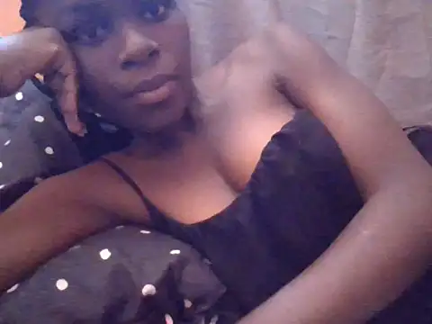 ebonyvalleria1 online show from 04/06/26, 08:37