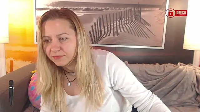 Snapshot of BigBoobsARRI chatting on 01/17/25, 03:45 BigBoobsARRI online show from 01/17/25, 03:45