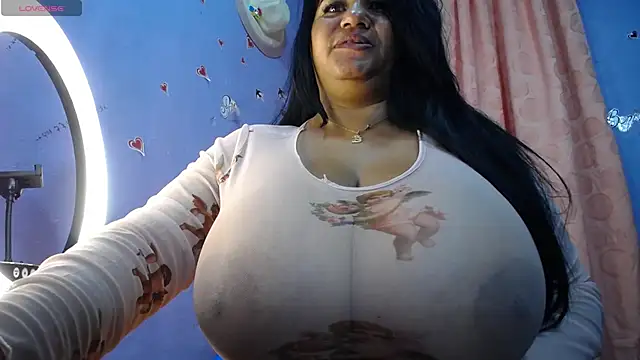 Snapshot of _sonia_bigboobs chatting on 02/06/25, 12:48  sonia bigboobs online show from 02/06/25, 12:48