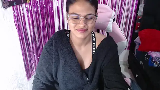 SweetAlmaa online show from 06/11/26, 10:13