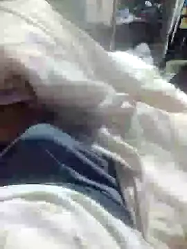 Snapshot of lorraine_alves_ferreira chatting on 10/24/25, 01:46 lorraine alves ferreira online show from 10/24/25, 01:46