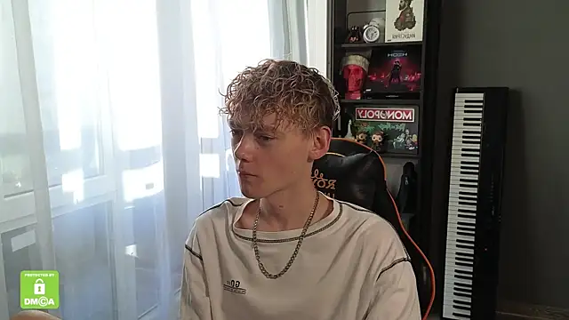 Keytaro online show from 09/15/25, 02:50