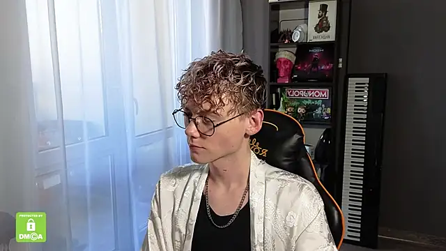 Keytaro online show from 09/21/25, 08:49