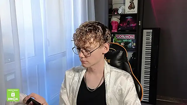 Keytaro online show from 09/22/25, 06:37