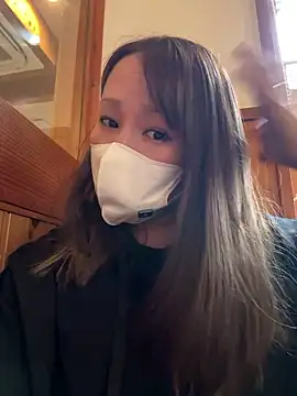 Snapshot of annna_annna_2024 chatting on 10/20/25, 01:39 annna annna 2024 online show from 10/20/25, 01:39