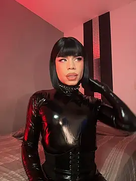 LucyGiraldo online show from 07/10/26, 06:10