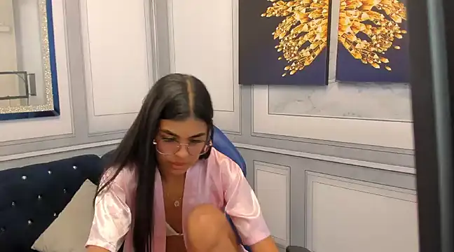 Isa little4u online show from 12/19/24, 02:35