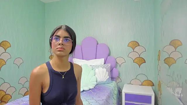 Isa little4u online show from 01/03/25, 06:57