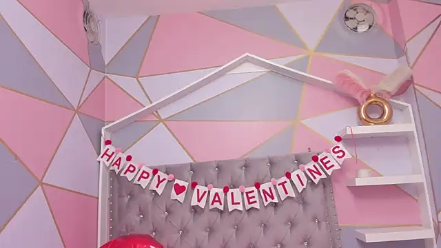 Isa little4u online show from 02/15/25, 02:26