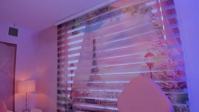 Isa little4u online show from 09/25/25, 11:47