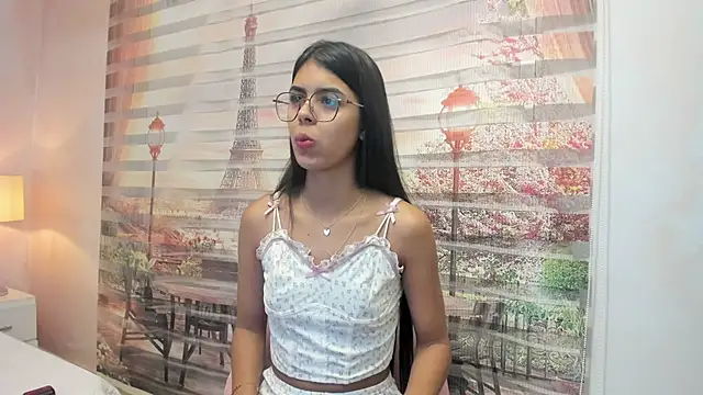 Isa little4u online show from 10/17/25, 03:31