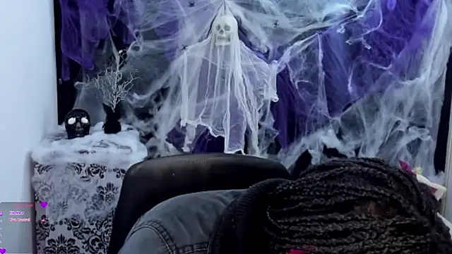 Marce 22 online show from 10/16/25, 04:46