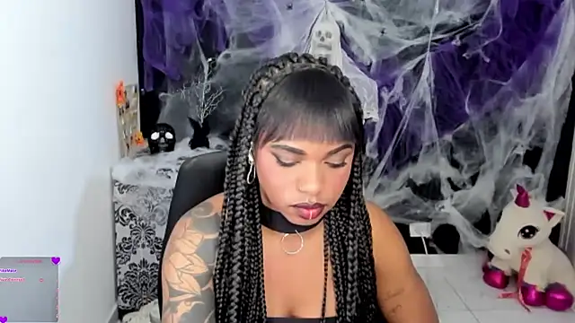 Marce 22 online show from 10/31/25, 04:57