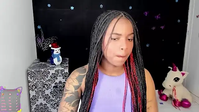 Snapshot of Marce_22 chatting on 11/23/25, 11:15 Marce 22 online show from 11/23/25, 11:15