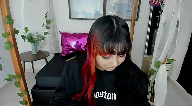 lussyevans24 online show from 01/04/25, 07:45
