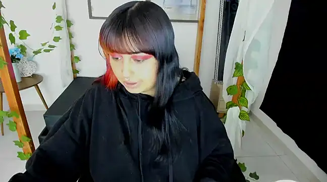 lussyevans24 online show from 01/17/25, 10:44