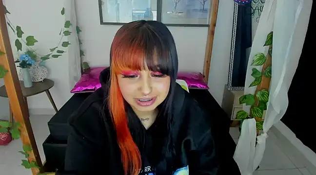 lussyevans24 online show from 01/22/25, 04:44