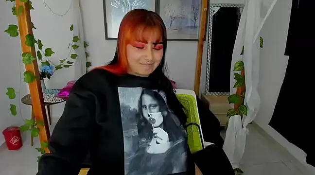 lussyevans24 online show from 01/23/25, 10:22