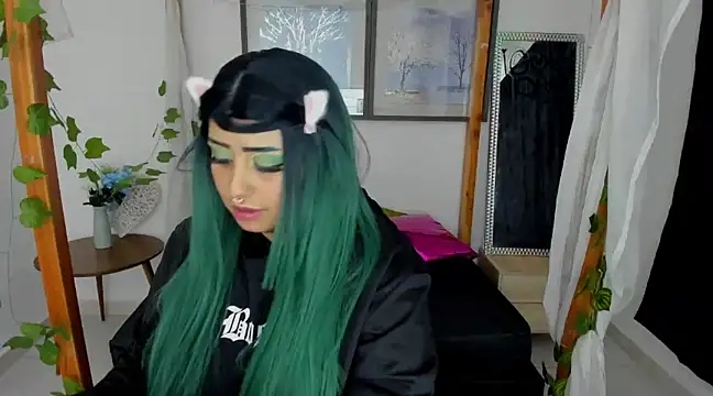 lussyevans24 online show from 01/25/25, 04:45