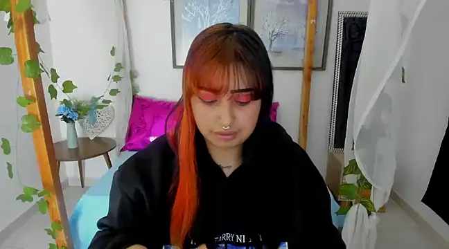 lussyevans24 online show from 01/29/25, 04:15