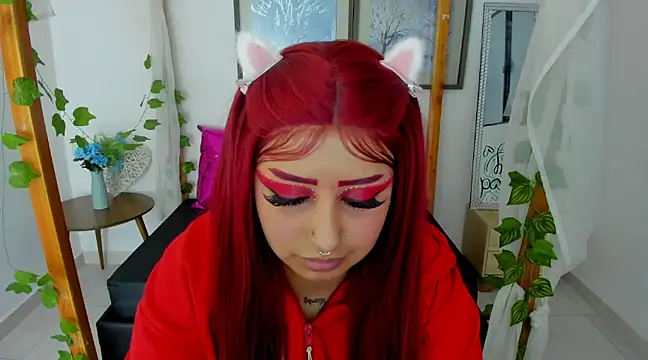 lussyevans24 online show from 02/02/25, 04:15