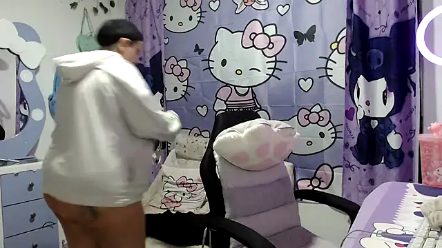 Snapshot of lussyevans24 chatting on 11/24/25, 04:34 lussyevans24 online show from 11/24/25, 04:34