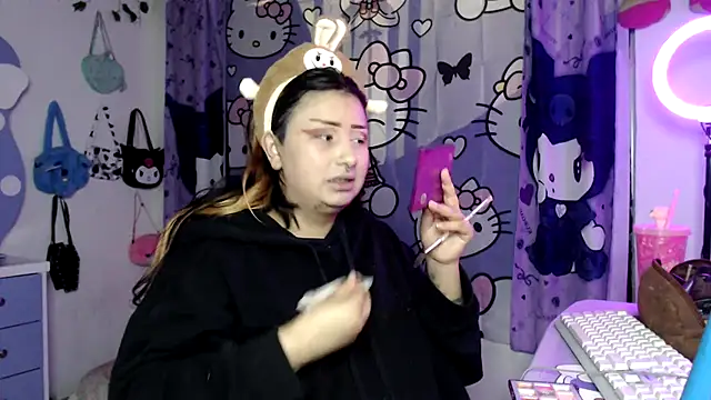 Snapshot of lussyevans24 chatting on 11/29/25, 05:10 lussyevans24 online show from 11/29/25, 05:10